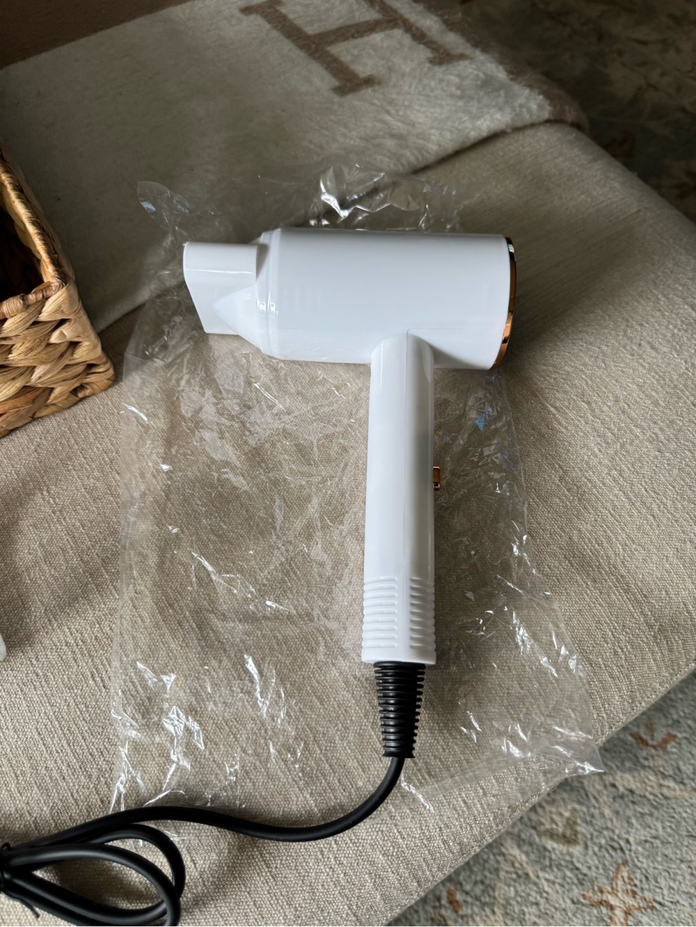 Style Does Not Hurt Hair Dryer